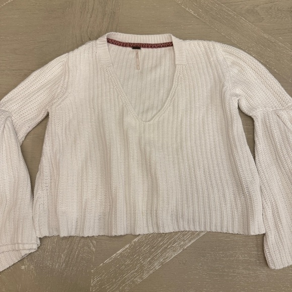 Free People White V-Neck Sweater Bell Sleeves Cropped - Picture 1 of 8